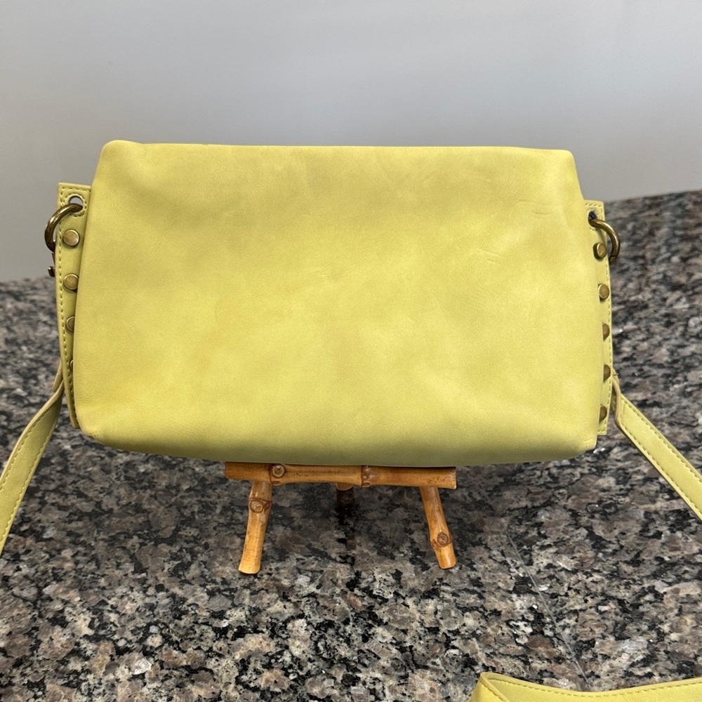 Universal Thread Green Crossbody Bag EUC